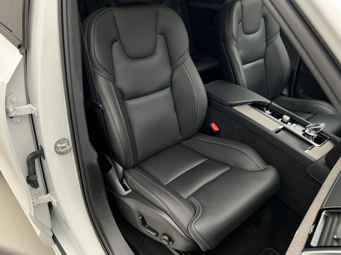 Volvo XC90 B5 AWD PLUS DARK 7MÍST AUT CZ