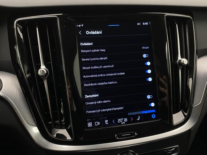 Volvo V60 B4 MOMENTUM AUT REZERVACE 2.0 Momentum