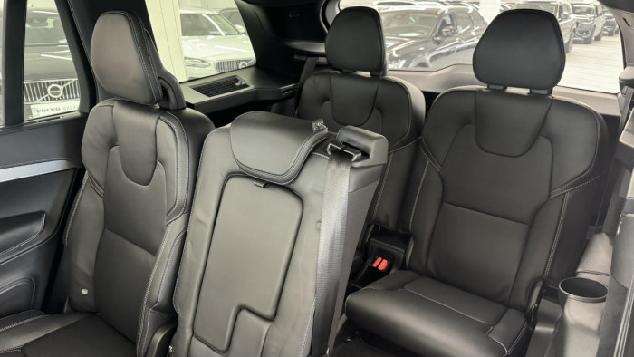 Volvo XC90 T8 AWD ULTIMATE DARK REZERVACE
