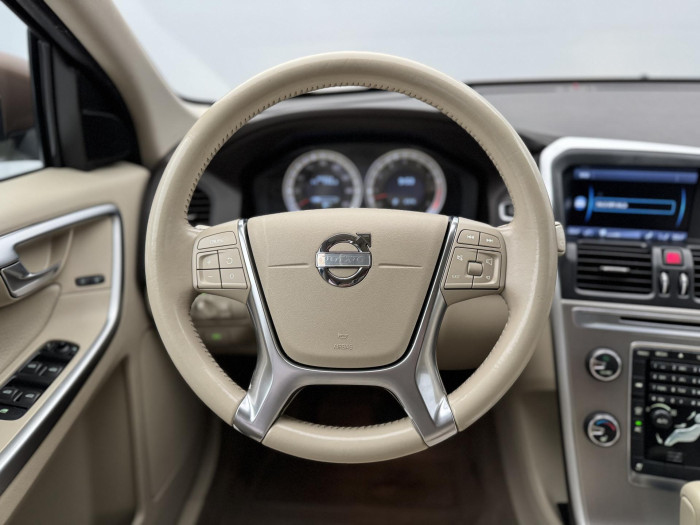 Volvo XC60 AWD MOMENTUM 3.2 Momentum