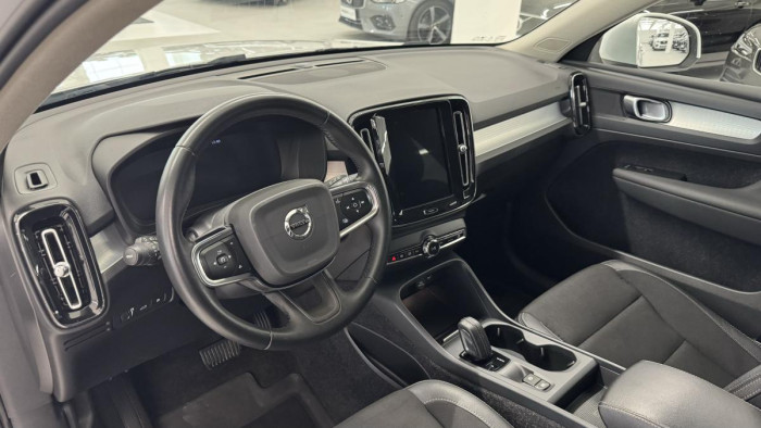 Volvo XC40 T5 TWIN ENGINE REZERVACE