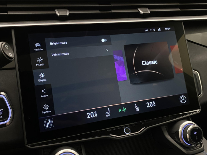 Lynk & Co 01 HEV DCT AUT 1.maj