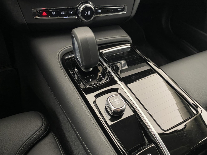 Volvo V90 T6 AWD RECHARGE DARK PLUS