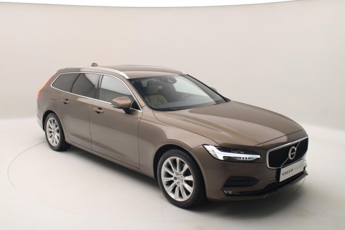 Volvo V90 D5 AWD MOMENTUM REZERVACE 2.0 d Momentum