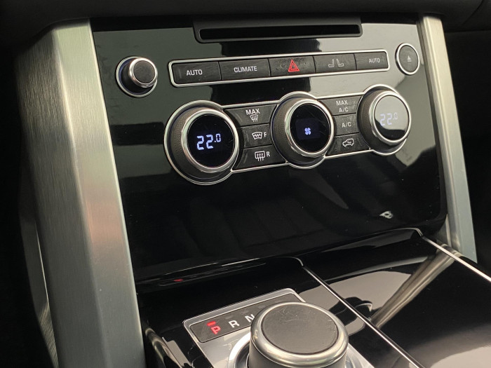 Land Rover Range Rover 4.4 SDV8 VOGUE AWD REZERVACE