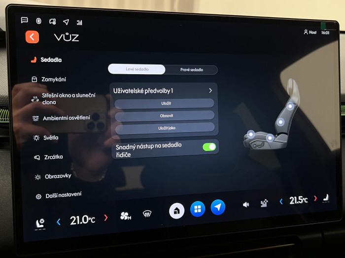 Lynk & Co 08 MORE PHEV