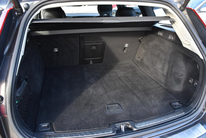 Volvo V60 B4 MOMENTUM ADVANCED REZERVACE 2.0 Momentum
