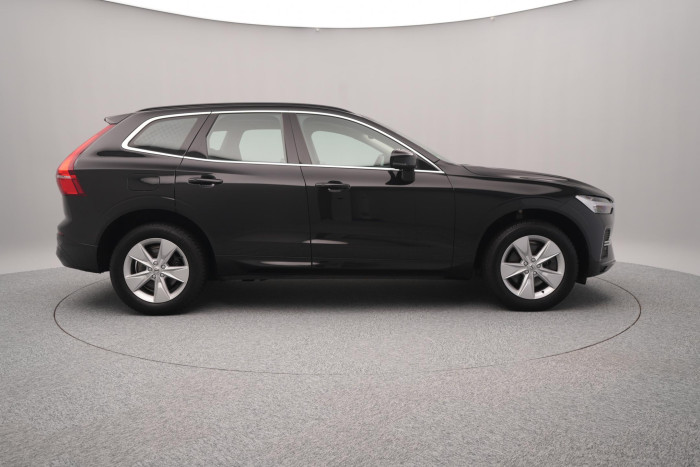 Volvo XC60 B4 AWD CORE CZ 1. maj