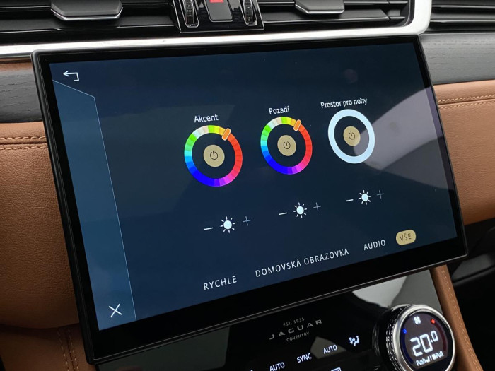 Jaguar F-Pace D200 AWD R-DYNAMIC REZERVACE 2.0 d Dynamic