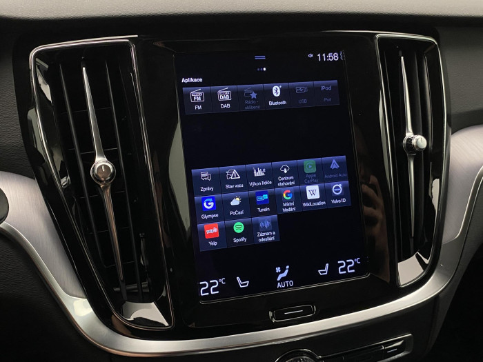 Volvo V60 B4 MOMENTUM PRO AUT REZERVACE 2.0 Momentum