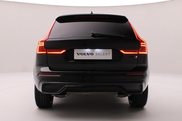 Volvo XC60 B5 AWD R-DESIGN AUT CZ
