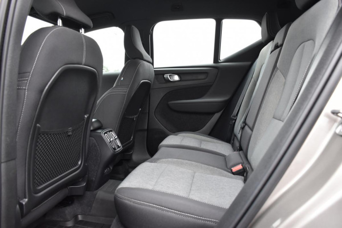 Volvo XC40 B4 MOMENTUM ADVANCED REZERVACE 2.0 Momentum