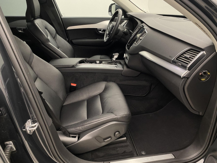 Volvo XC90 D5 AWD MOMENTUM AUT CZ 2.0 d Momentum