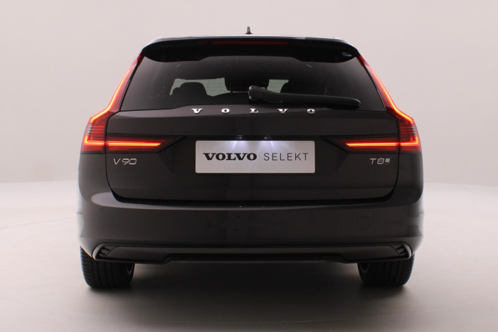 Volvo V90 T8 AWD RECHARGE REZERVACE