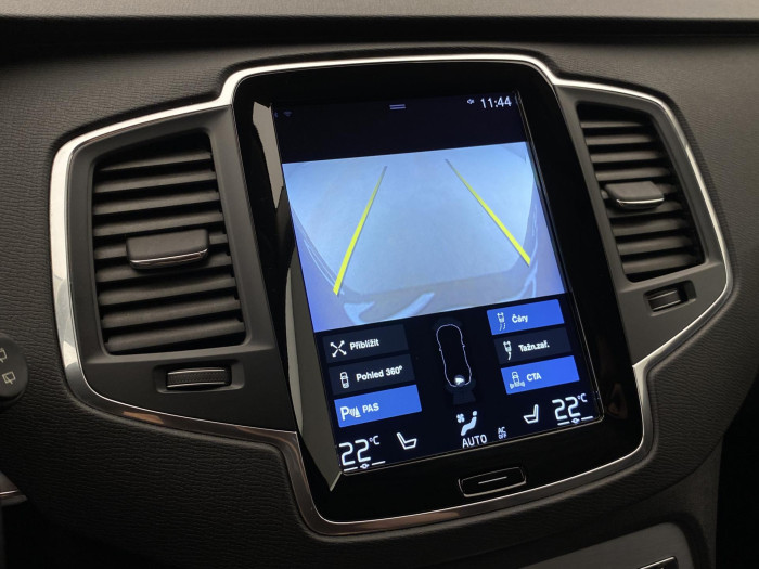 Volvo XC90 D5 AWD MOMENTUM AUT 7míst 2.0 d Momentum