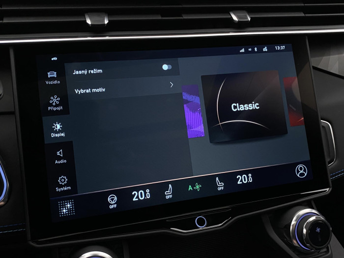 Lynk & Co 01 PHEV DCT AUT 1.maj REZERVACE