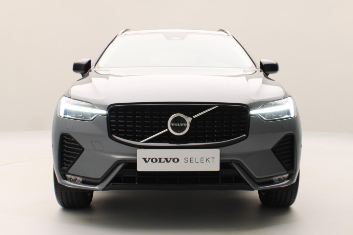 Volvo XC60 B4 AWD PLUS DARK REZERVACE