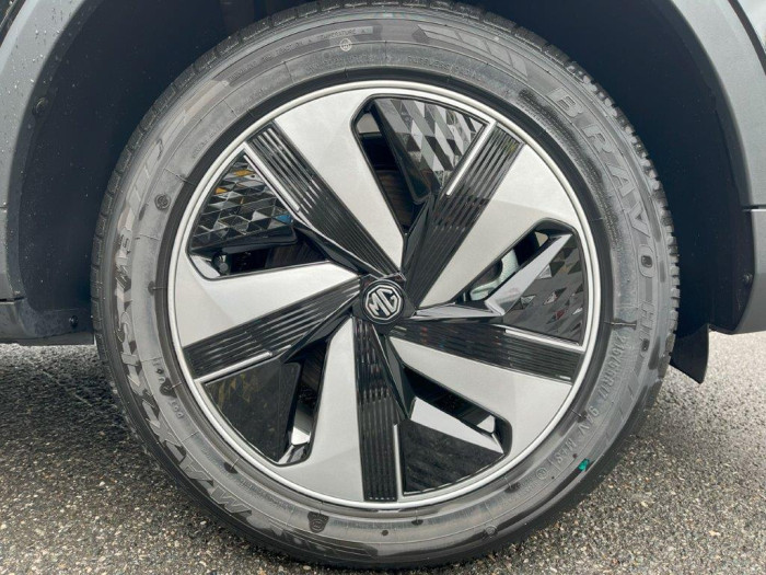 MG ZS EV EXCITE 70kWh REZERVACE!