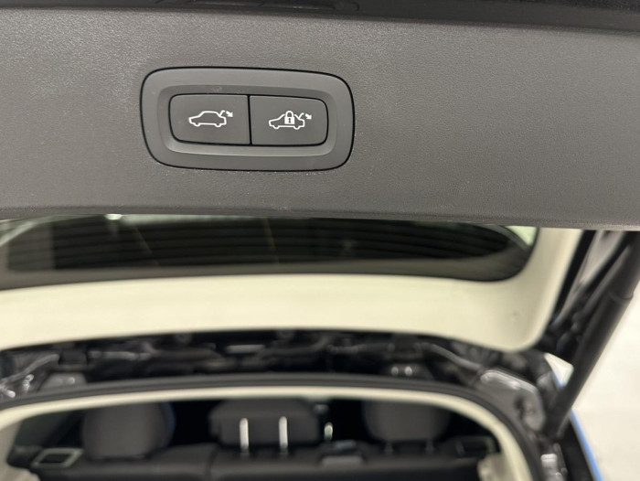 Lynk & Co 01 PHEV DCT AUT 1.maj. REZERVACE