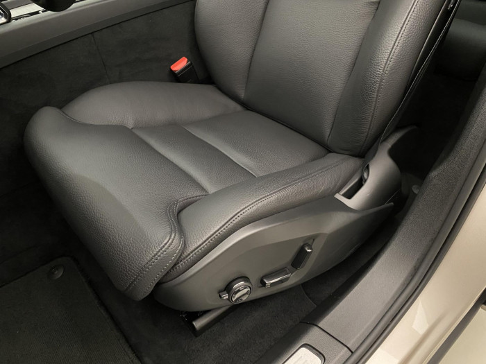 Volvo XC60 B4 AWD PLUS DARK AUT CZ