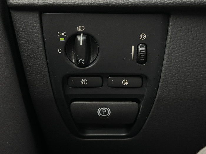 Volvo XC90 D5 AWD SUMMUM AUT 7 míst CZ 2.4 d Summum