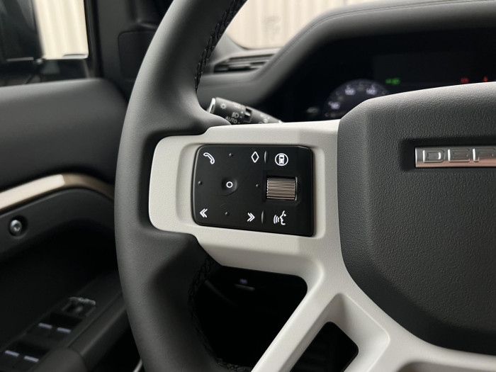 Land Rover Defender 110 D200 S AWD Aut REZERVACE 3.0 d