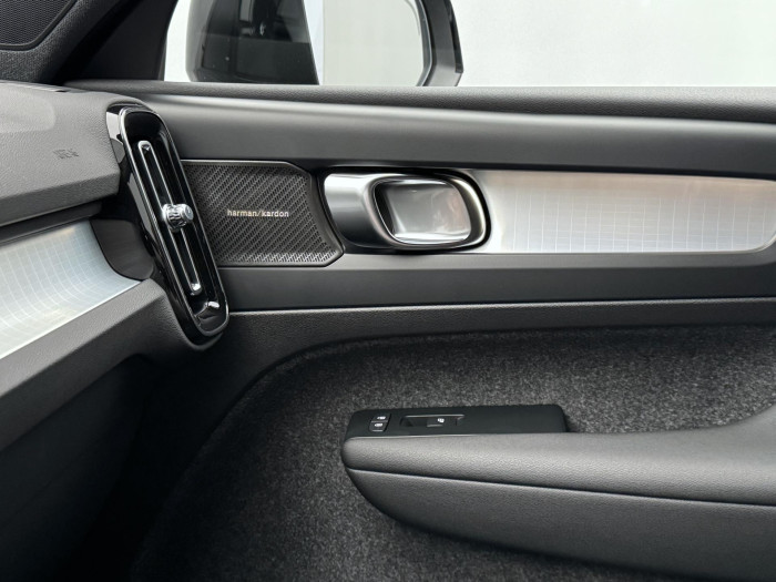 Volvo XC40 B3 AUT DARK ULTRA