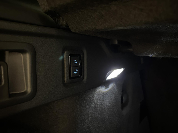 Jaguar F-Pace SVR 575 EDITION REZERVACE 5.0 Edition