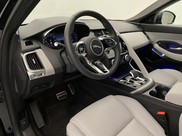 Jaguar E-Pace P250 SE  R-DYNAMIC REZERVACE 2.0 SE Dynamic