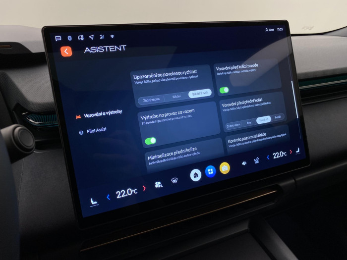 Lynk & Co 08 MORE PHEV