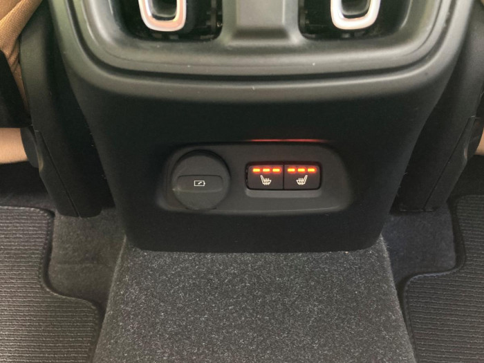 Volvo XC40 D4 AWD INSCRIPTION REZERVACE 2.0 d