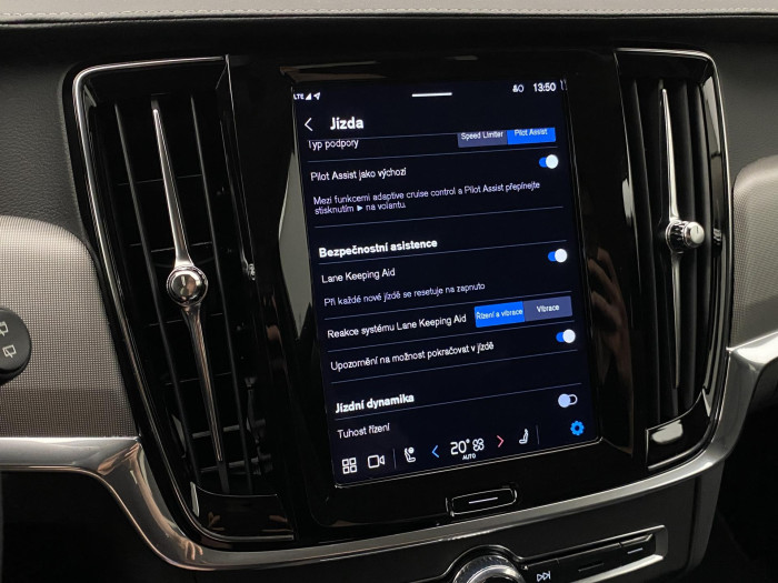 Volvo V90 CC B4 AWD PLUS AUT CZ 1.maj.