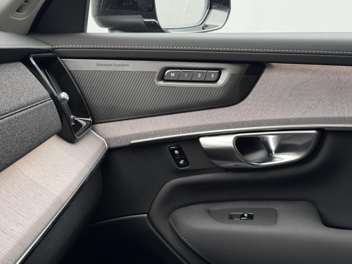 Volvo XC90 T8 AWD RECHARGE BRIGHT PLUS 7m