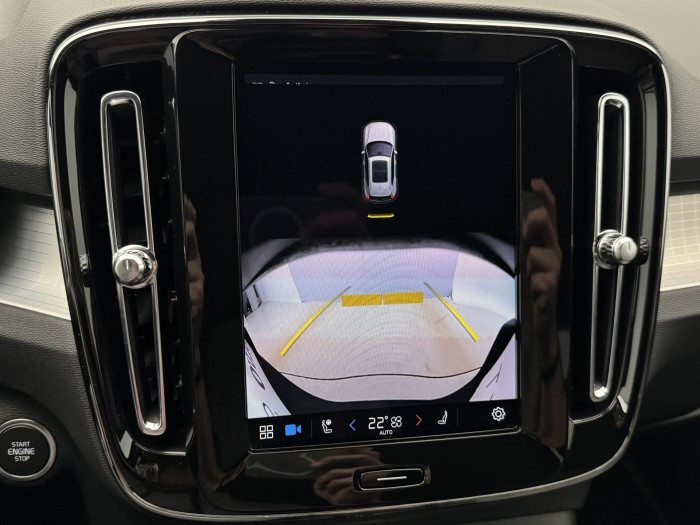 Volvo XC40 B3 PLUS DARK AUT REZERVACE