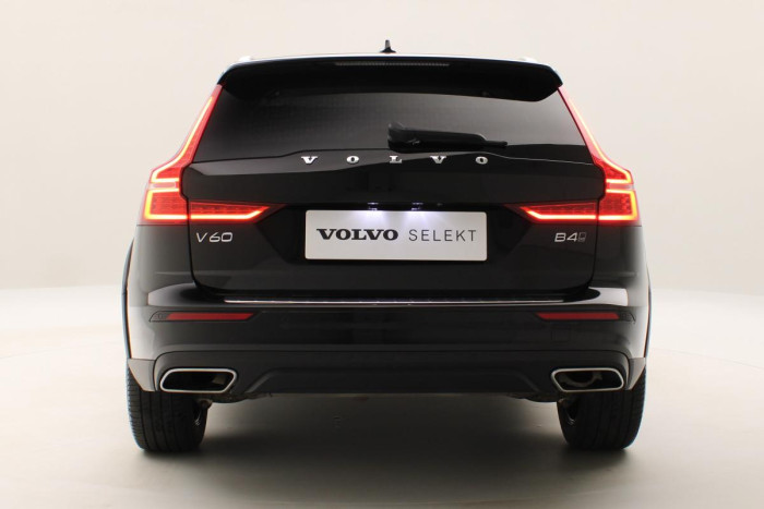 Volvo V60 CC B4 AWD MOMENTUM REZERVACE 2.0 CC CC Momentum