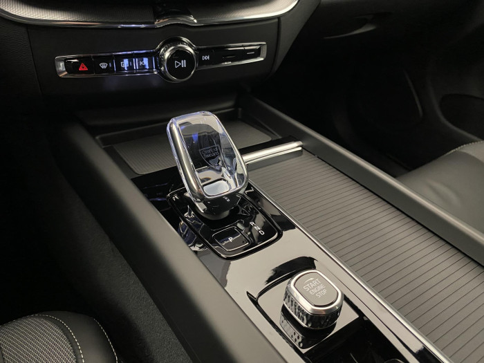 Volvo XC60 B5 AWD AUT PLUS BLACK EDITION
