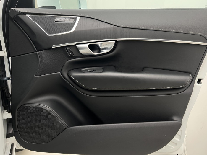 Volvo XC90 B5 AWD R-DESIGN 7MÍSTNÁ AUT