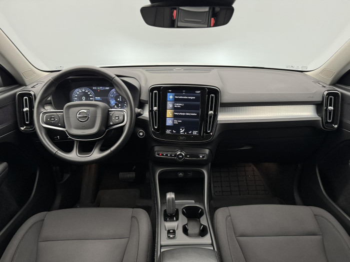 Volvo XC40 B4 MOMENTUM AUT CZ 2.0 Momentum