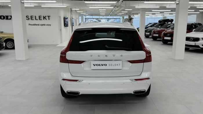 Volvo XC60 T6 AWD RECHARGE REZERVACE