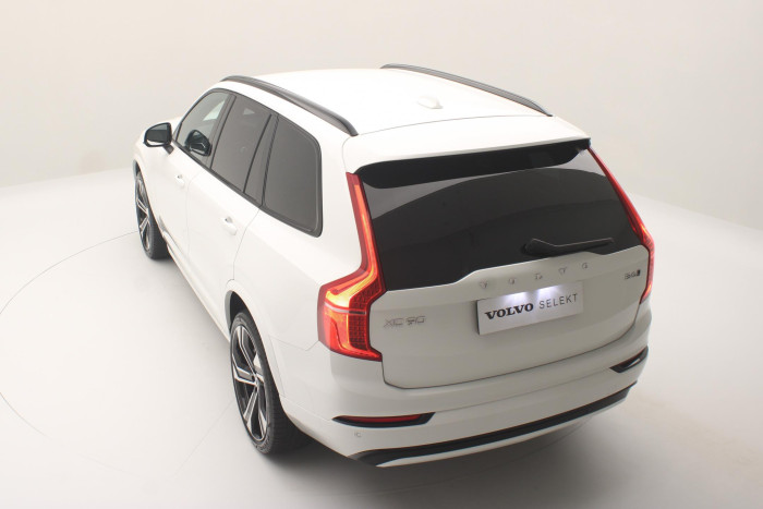 Volvo XC90 B6 AWD R-DESIGN REZERVACE