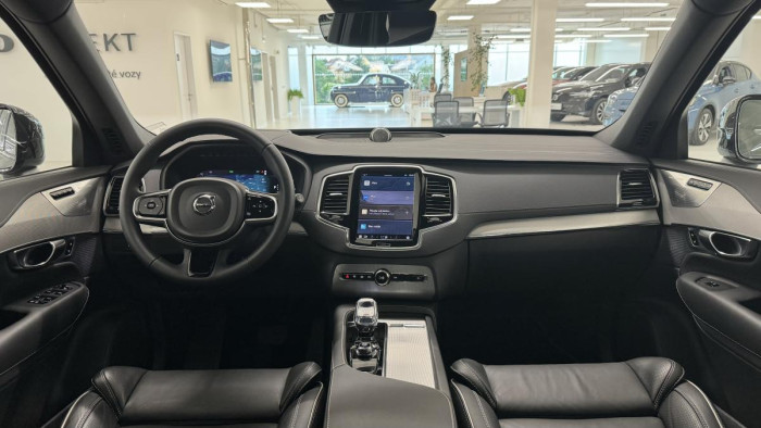 Volvo XC90 B5 AWD ULTIMATE DARK REZERVACE