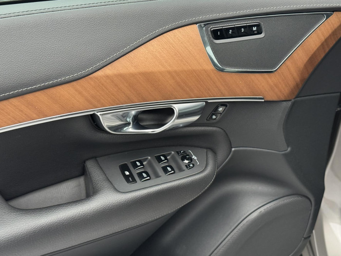Volvo XC90 B5 AWD INSCRIPTION CZ 1.maj