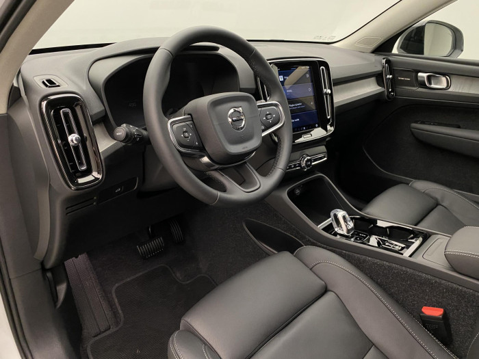 Volvo XC40 B3 AUT DARK PLUS