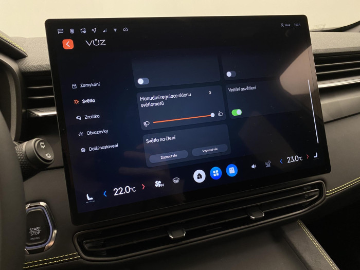 Lynk & Co 01 01 CORE PHEV