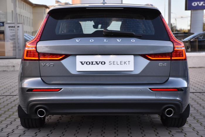 Volvo V60 B4 MOMENTUM ADV. REZERVACE 2.0 Momentum