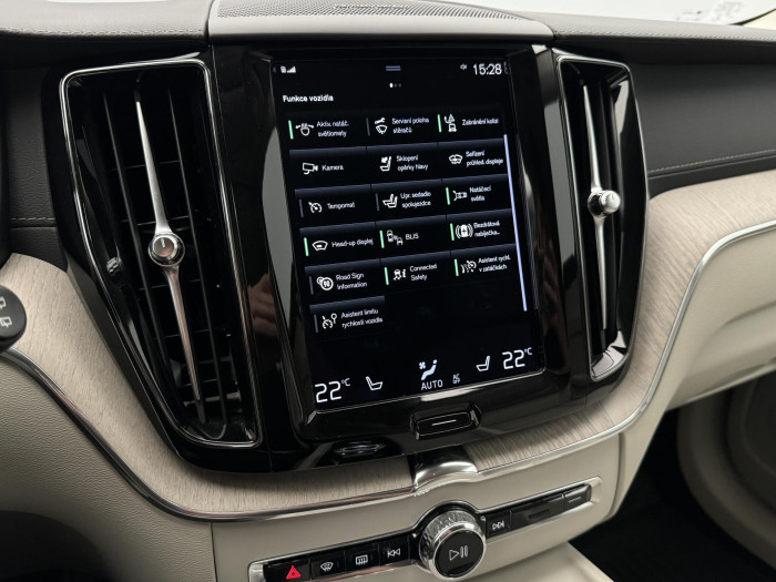 Volvo XC60 B5 AWD INSCRIPTION CZ 1.maj