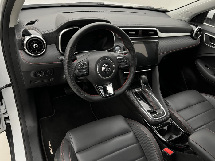 MG ZS 1.0T EXCLUSIVE AUT CZ 1.maj. 1.0 Exclusive