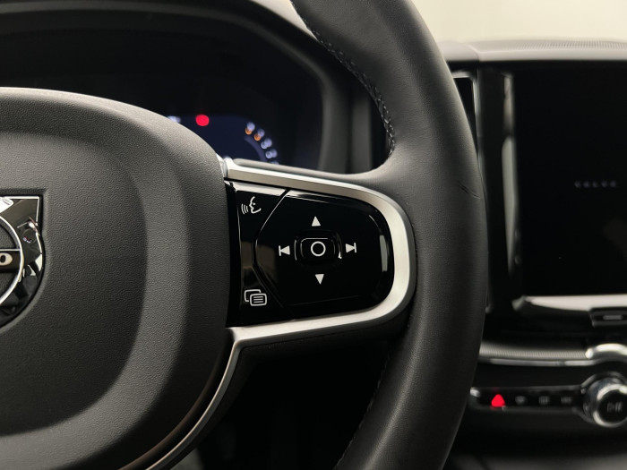 Volvo XC60 B5 AWD PLUS DARK AUT 1.maj.