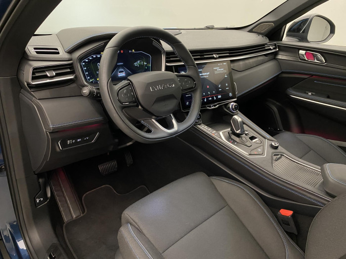 Lynk & Co 01 PHEV DCT AUT 1.maj REZERVACE