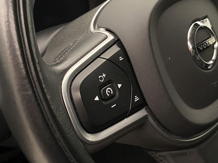 Volvo XC60 D4 MOMENTUM AUT 1.maj 2.0 d Momentum